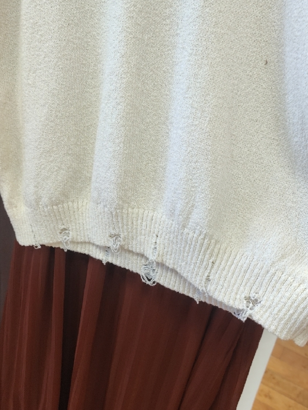 Zara Men's Cream V-Neck Collar Sweater - Picture 2 of 7